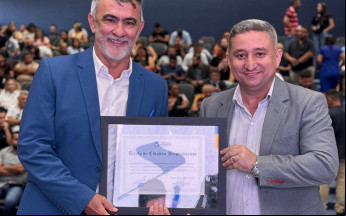 Após receber o título, Amélio participou da inauguração de um  de LED, doado pela Aleto à Câmara de Araguaína, para aprimorar os trabalhos do Legislativo Municipal.