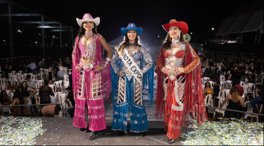 As três finalistas do concurso Garota Expoara 2025: Gabrielle Lagares (2º lugar), Maria Cecília Palitot (1º lugar) e Roberta Carvalho (3º lugar).