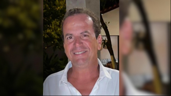 José Adriano Jodas, esposo da secretária municipal da Mulher, Ângela Maria Silva. Ele faleceu nesta terça-feira (4), aos 51 anos, deixando uma trajetória marcada por laços afetivos e profissionais em Araguaína.
